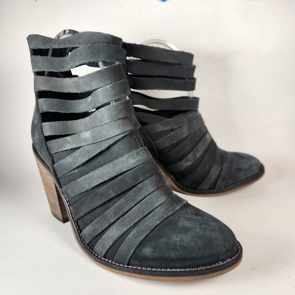 Free People Shoes - FREE PEOPLE Women's 7.5 EU 38 Hybrid Boot Black Leather Made Portugal Cage  Shoe